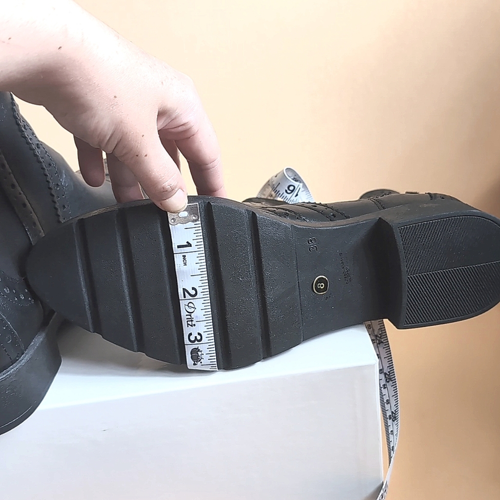 Wingtip Chelsea boot - Picture 7 of 8